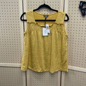 🍀5/$25🍀 NWT summer Top 90 clothing company golden yellow shirt top size small‎